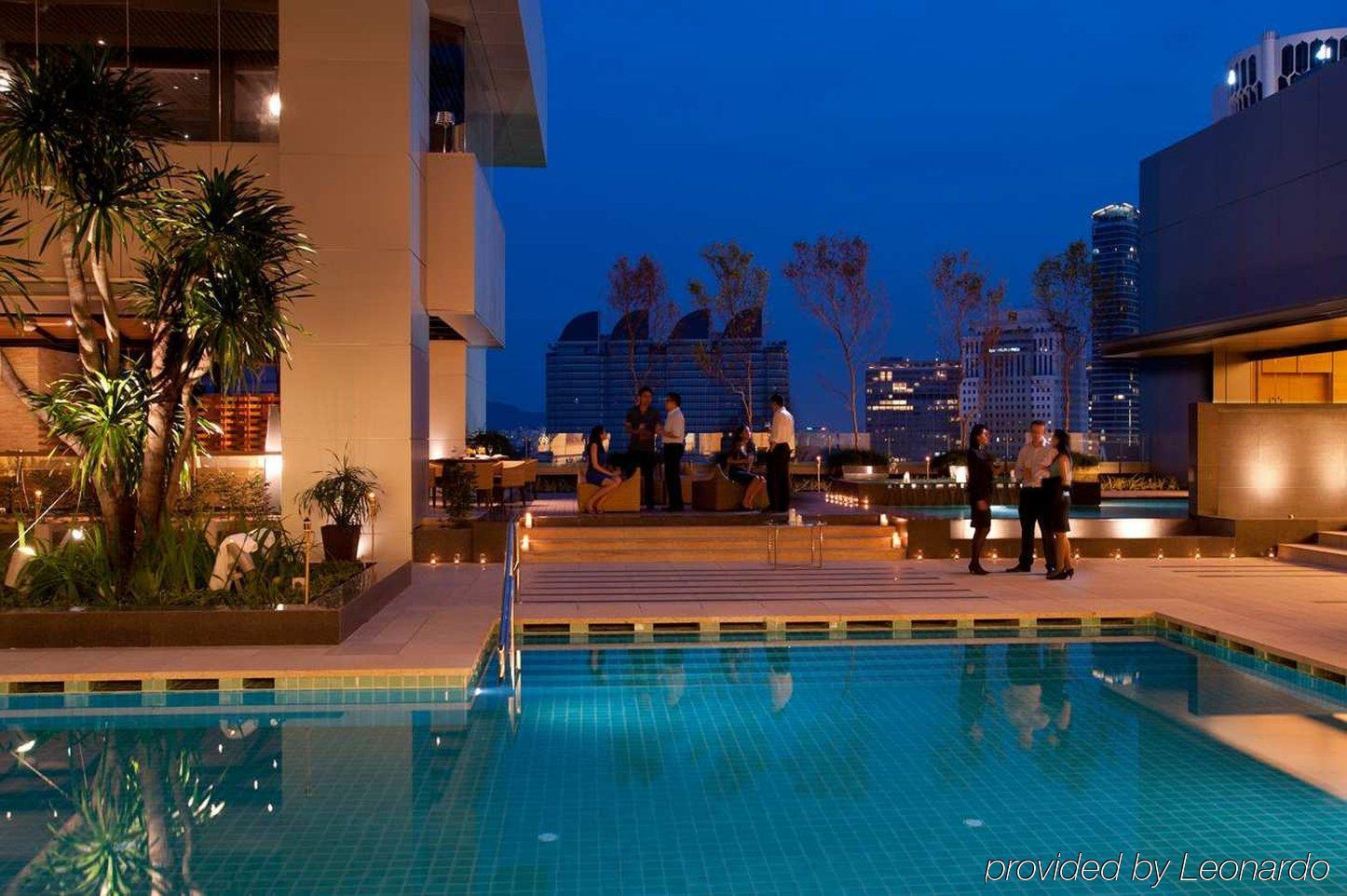 Doubletree By Hilton Kuala Lumpur Ξενοδοχείο Ανέσεις φωτογραφία The pool at the hotel