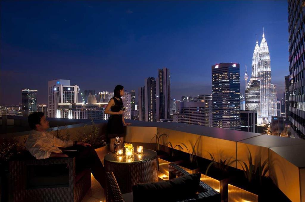 Doubletree By Hilton Kuala Lumpur Ξενοδοχείο Ανέσεις φωτογραφία The bar at the top of Traders Hotel